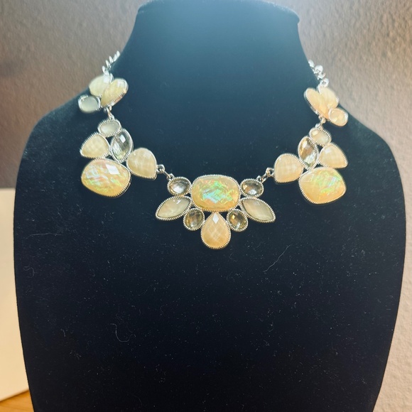 White Clear And Cream Foil Glisten Necklace - Picture 1 of 5
